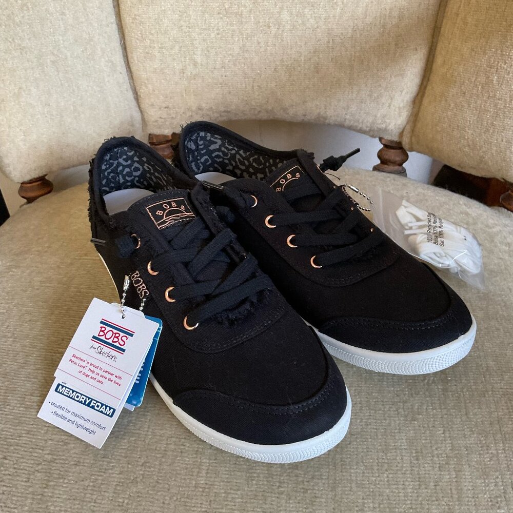 Sketchers BOBS B Cute NWT Size 9